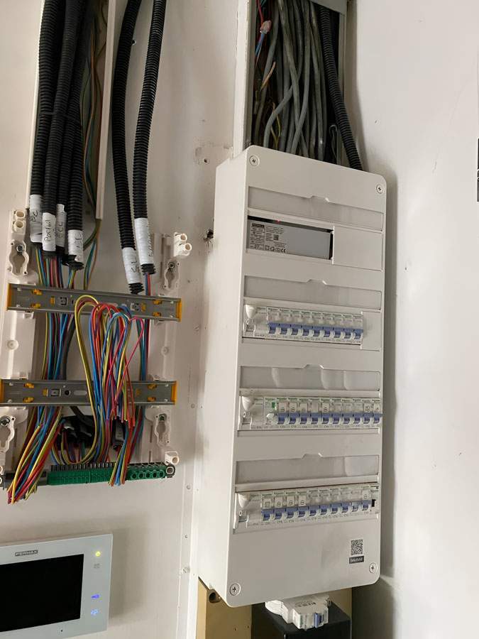 remise aux normes électriques Grenade